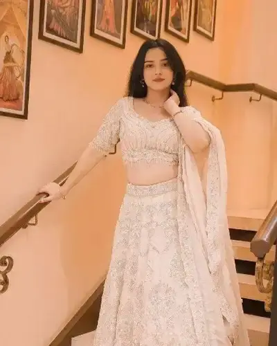 Escort Khairagarh
